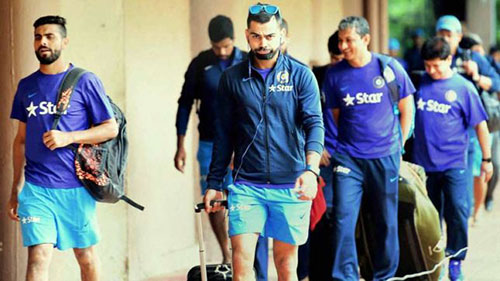 Coach Shastri, Indian players arrive in Kolkata