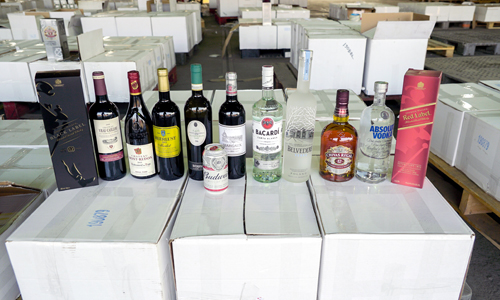 Shuwaikh customs foiled  attempt to smuggle 980 boxes of liquor