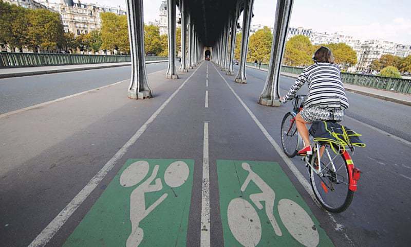Proposal submitted  to construct bicycle lanes along Arabian Gulf Street 