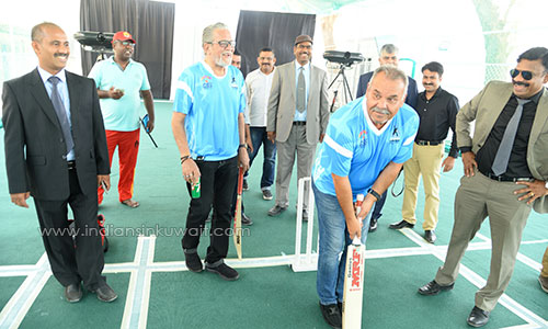 Cricket Legends Dav Whatmore and J.K. Mahindra opens first indoor cricket coaching facilities in Kuwait