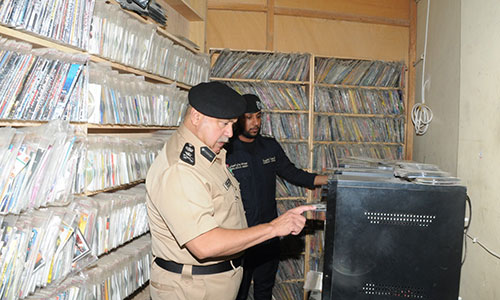 Asian arrested with illegal CDs worth 1,30,000 KD