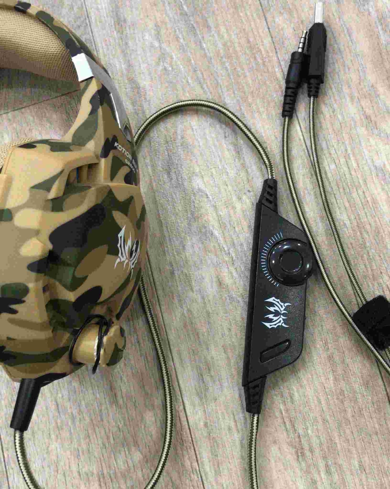 Kotion Each G2600 Camo Wire Headphones