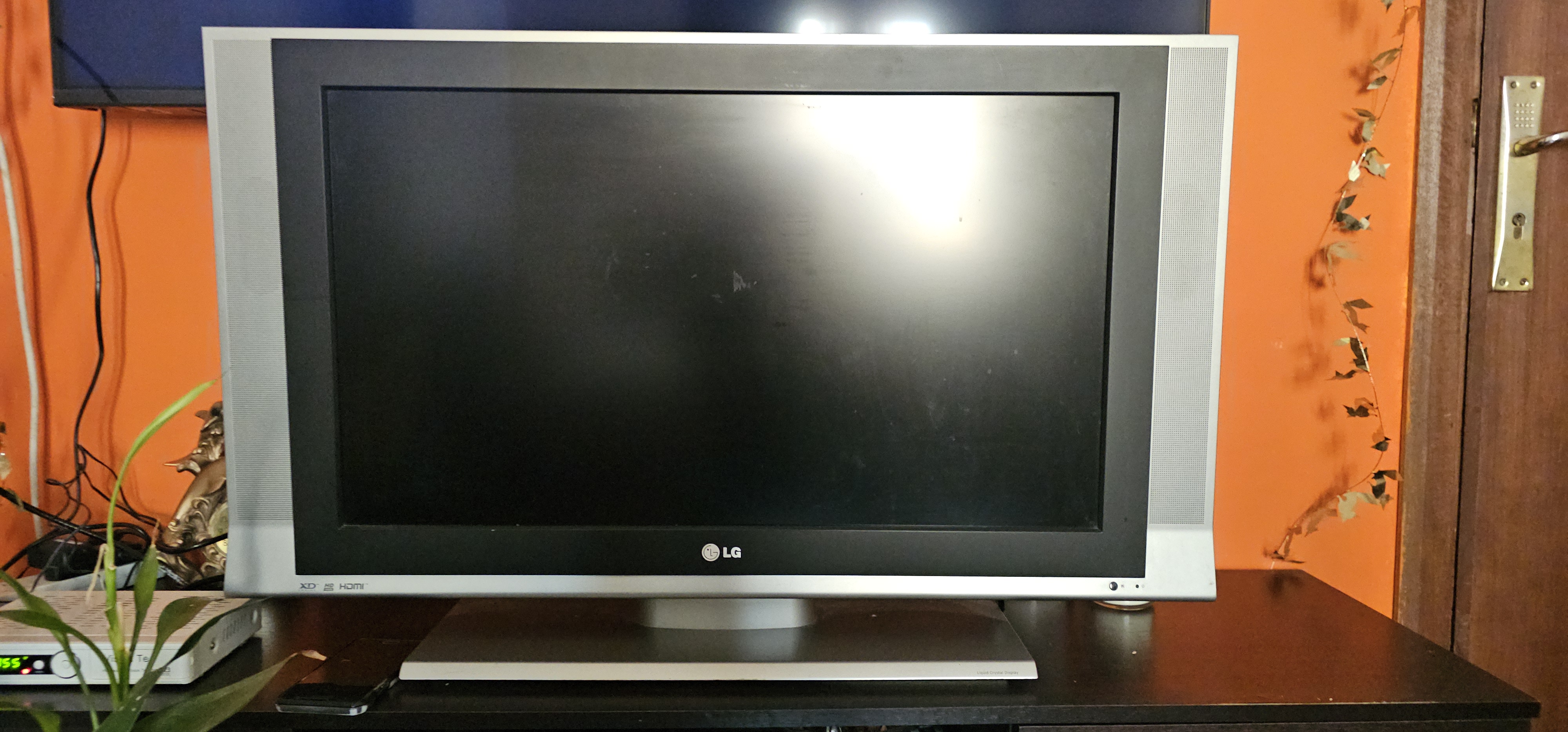 Tv for sale in salmiya at 30KD