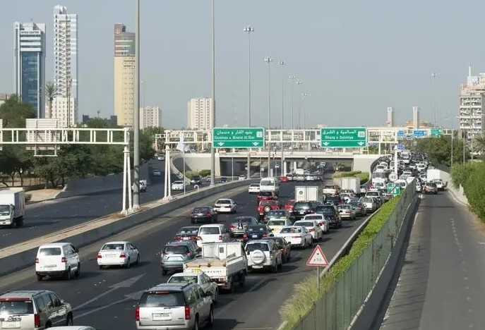 Kuwait ban  truck movement on main roads from 12:30 pm to 3:30 pm