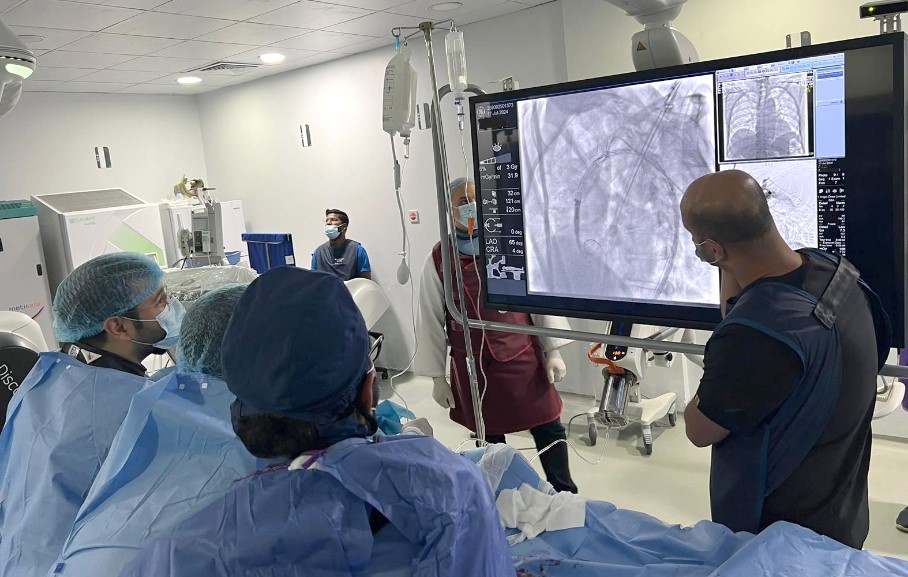 Mubarak Al-Kabeer Hospital conducts first-ever vascular surgery in Mideast