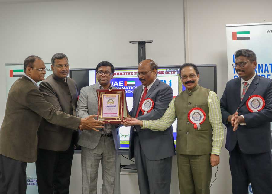 Muraleedharan Nanoo receives Best Innovative Excellence in IT award at UAE International Conference.