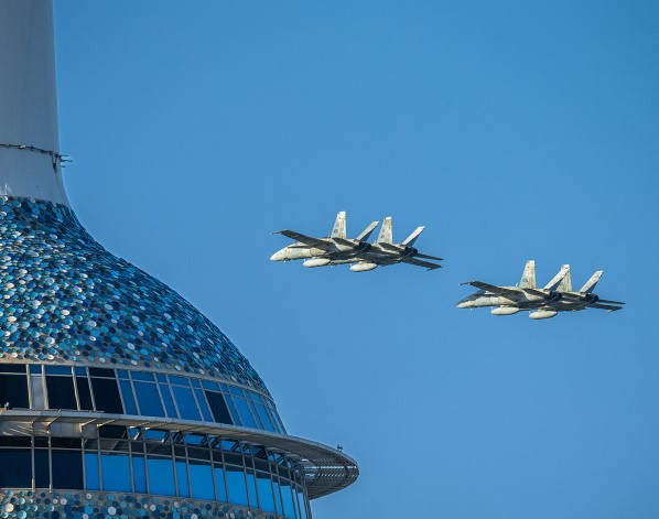 Kuwait Air Force parade attracts crowd
