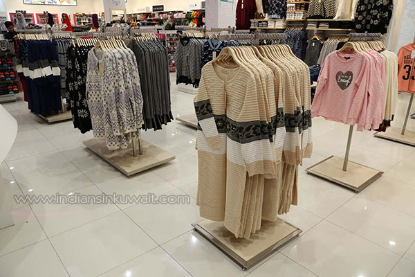 Lulu Kuwait Hypermarket - Summer Fashion from 6 to 13 May 2023 – iLofo