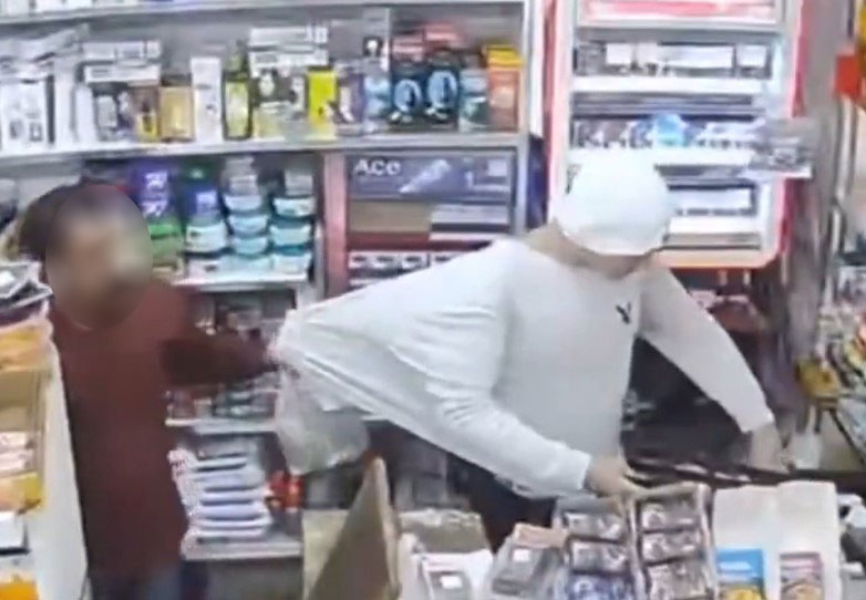 Two expats arrested for stealing from Salmiya grocery; Video went viral