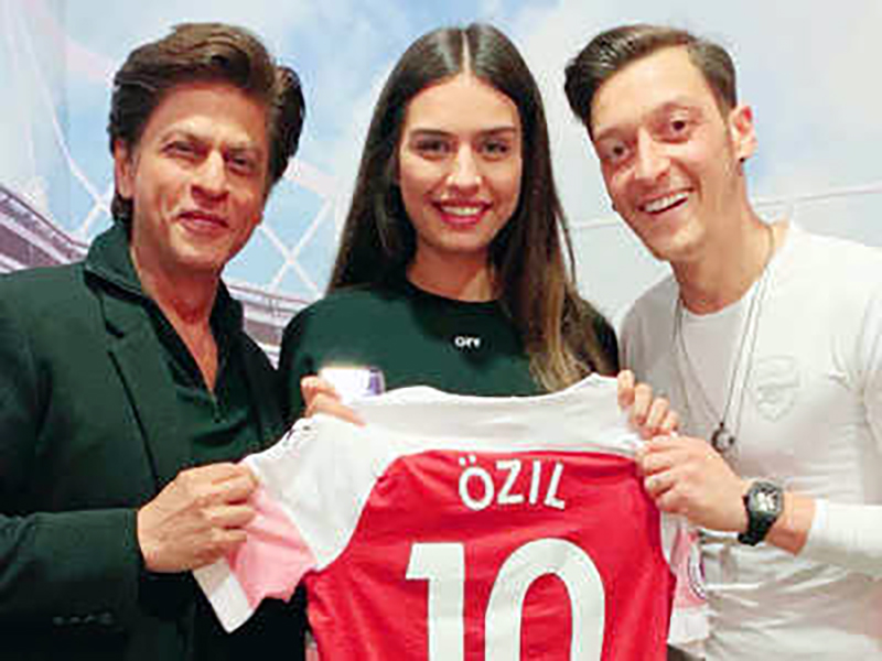 Invites Arsenal footballer Mesut Özil to India
